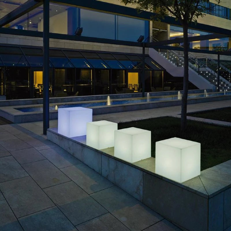 Kubs Cuby 32 LED RGBW Solar Smarttech